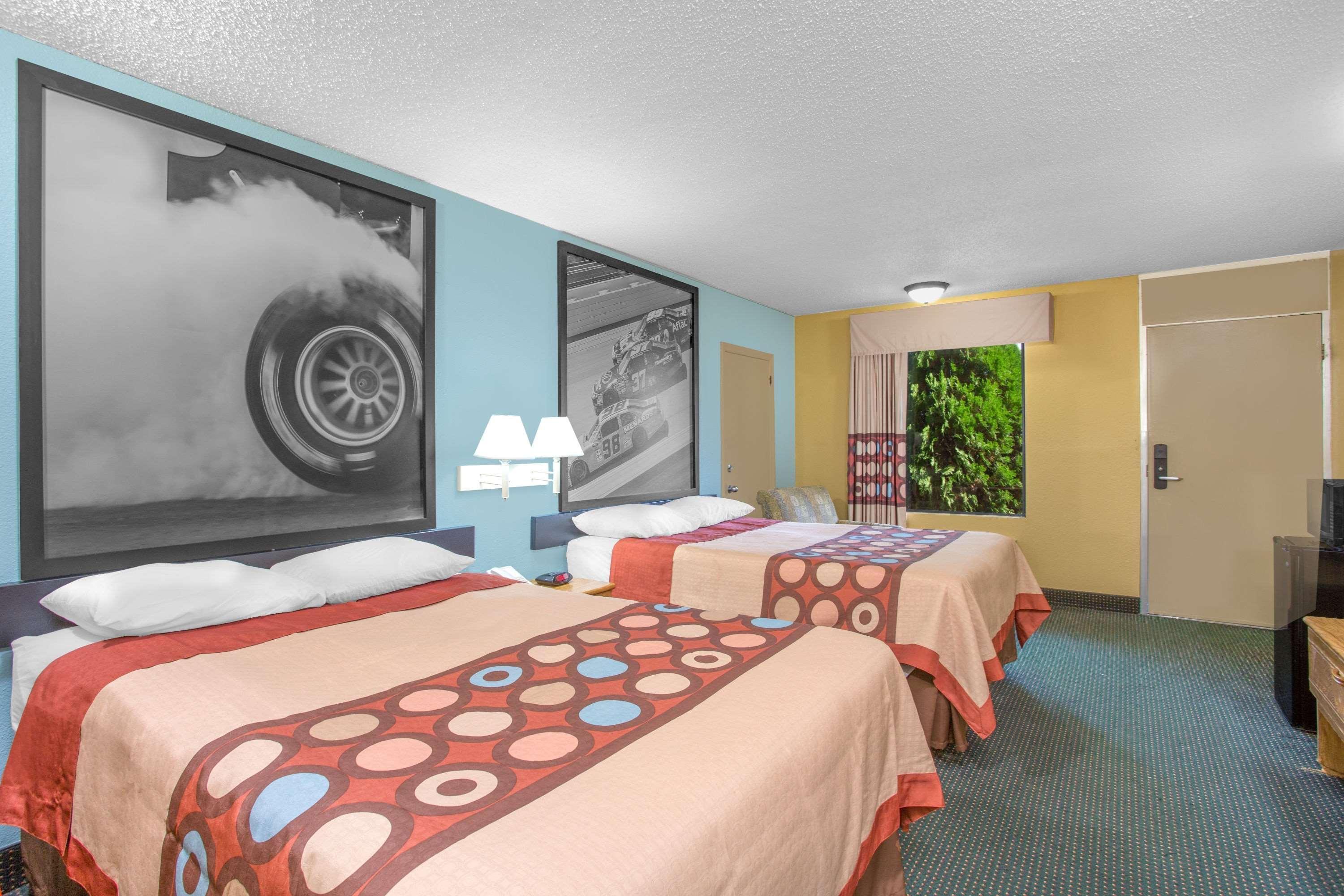 במוטל Super 8 By Wyndham דון מראה חיצוני תמונה
